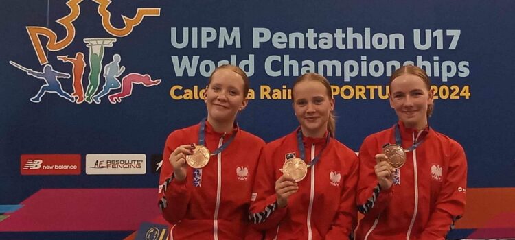 Hanna Jakubowska, Maja Szondelmajer i Zuzanna Gradoń z drużynowym brązem MŚ U17. Maksymilian Dobosz 8, Piotr Bis 17 w finale mężczyzn Hanna Jakubowska, Maja Szondelmajer i Zuzanna Gradoń z drużynowym brązem MŚ U17. Maksymilian Dobosz 8, Piotr Bis 17 w finale mężczyzn